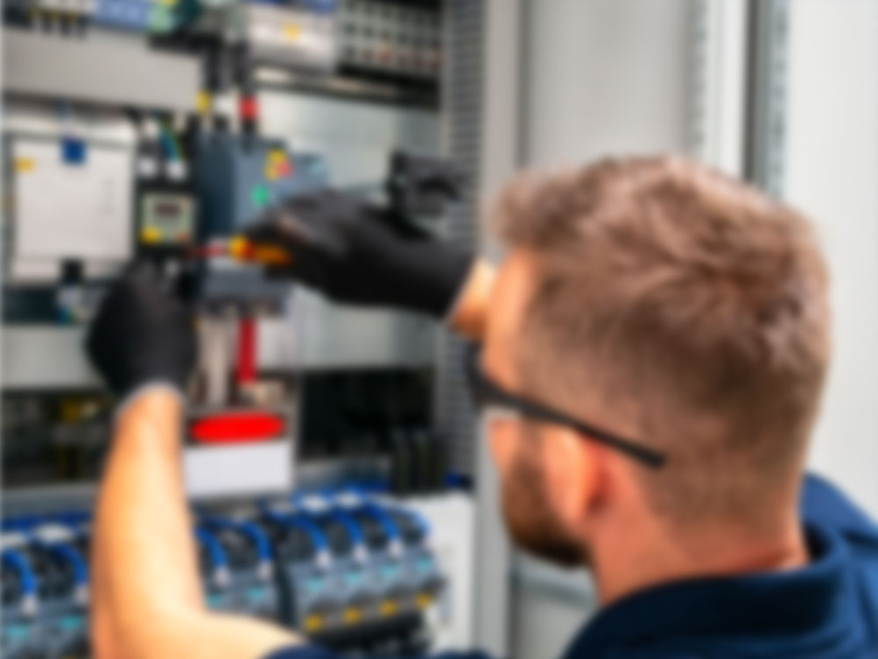 Nieder­spannungs­anlagen bei EBA Elektro- und Beleuchtungsanlagen GmbH in Artern